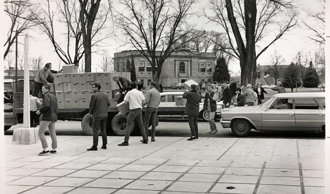 Students move books from Strahorn Library to N.L. Terteling Library in 1967.
