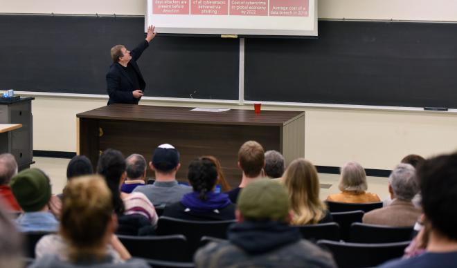 Bret Arsenault '87 presents at MAPS colloquium talk