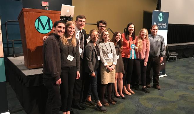 C of I science students stand for a group photo at 2017 Murdock conference