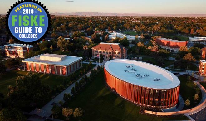 An aerial shot of The College of Idaho accompanied by a badge indicating inclusion in the Fiske Guide to Colleges 2019.