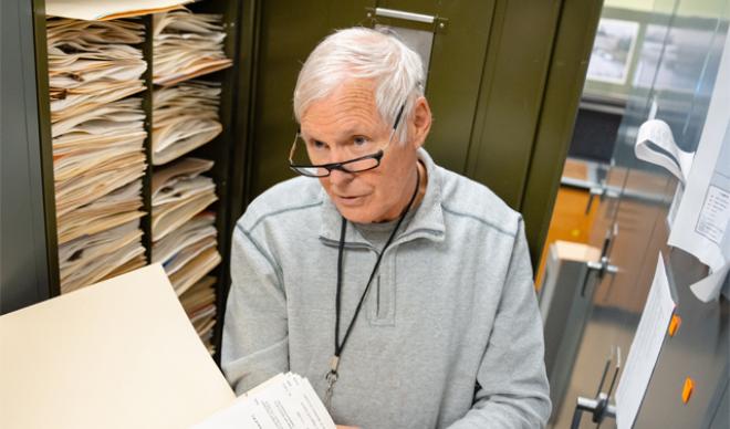 Don Mansfield in Herbarium