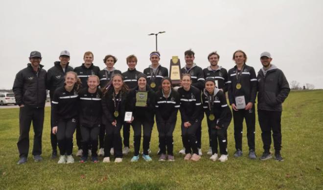Men and Women's Cross Country team holding their trophies
