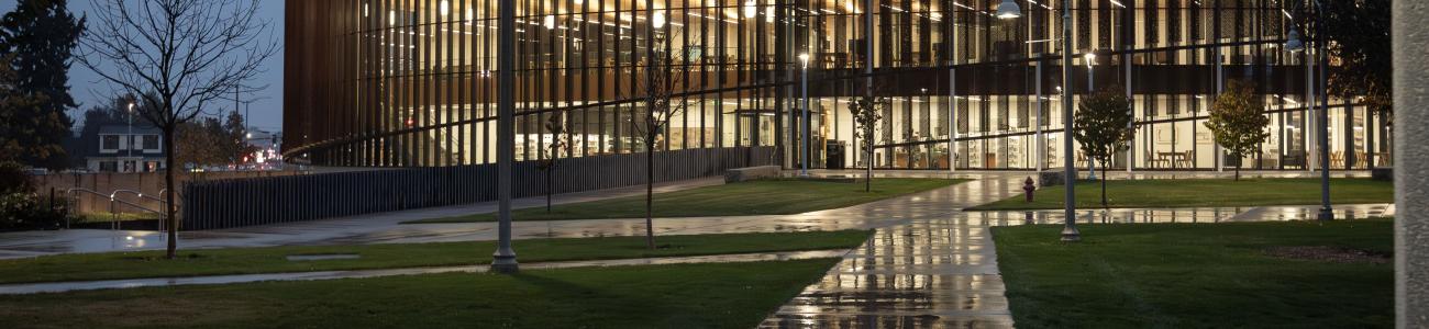 walkway to cruzen murray library